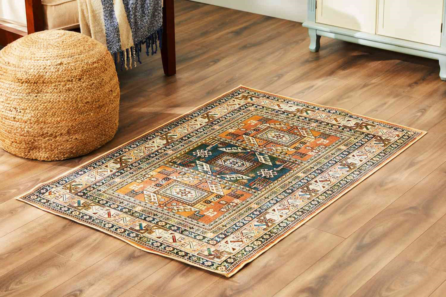 فرش-با-الیاف-طبیعی-یا-مصنوعی؟