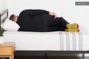 تشک برای خوابیدن به پهلو