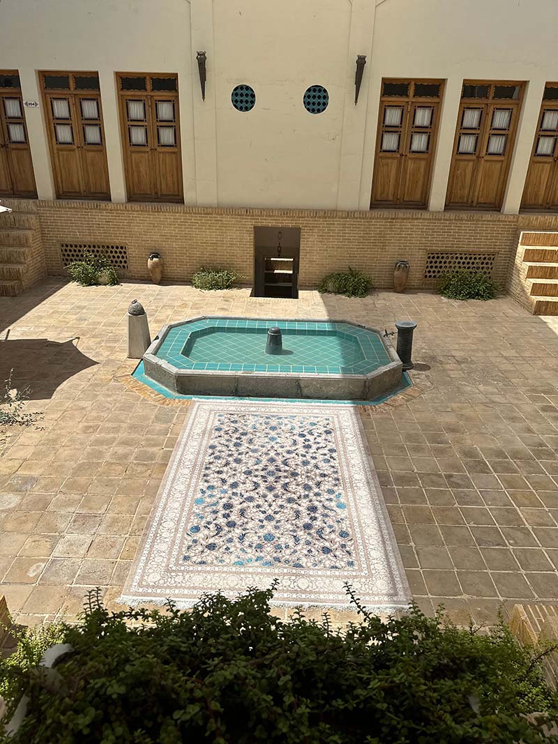 فرش ماشینی مدرن سیزان کاشان - کد رستا 12833 ka