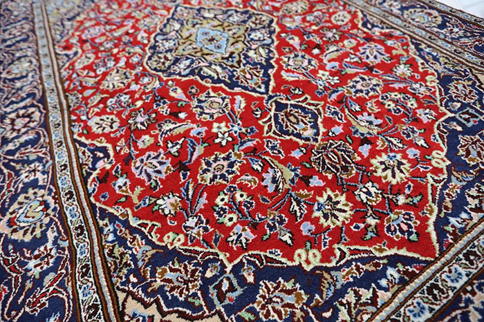 ویژگی فرش کاشان